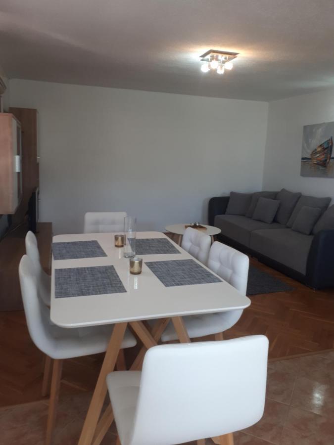Apartmani Nikola โตรกีร์ ห้อง รูปภาพ
